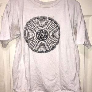 White t-shirt with design